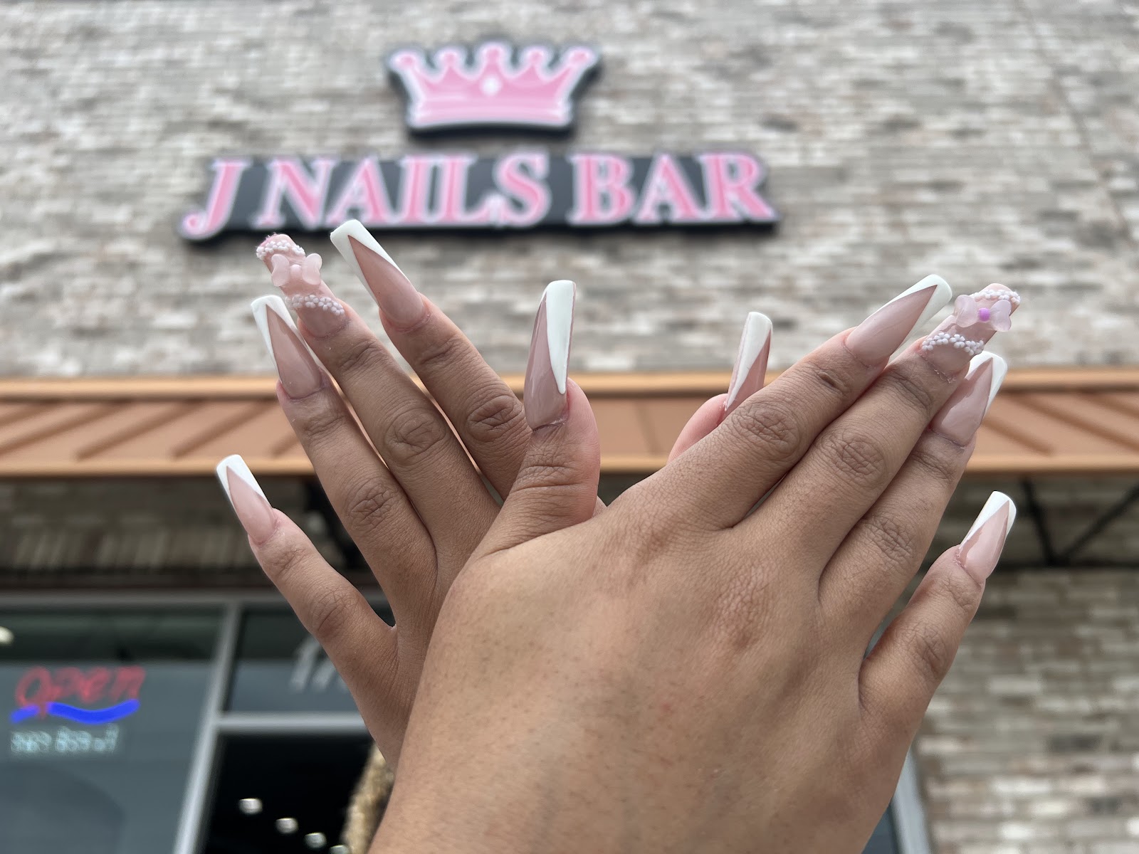 J NAILS BAR nail photo 1